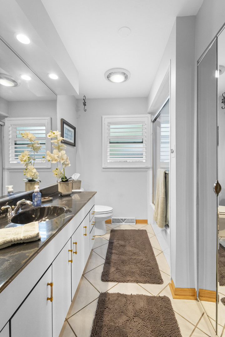 635 W Kenilworth Avenue, Palatine, IL 60067