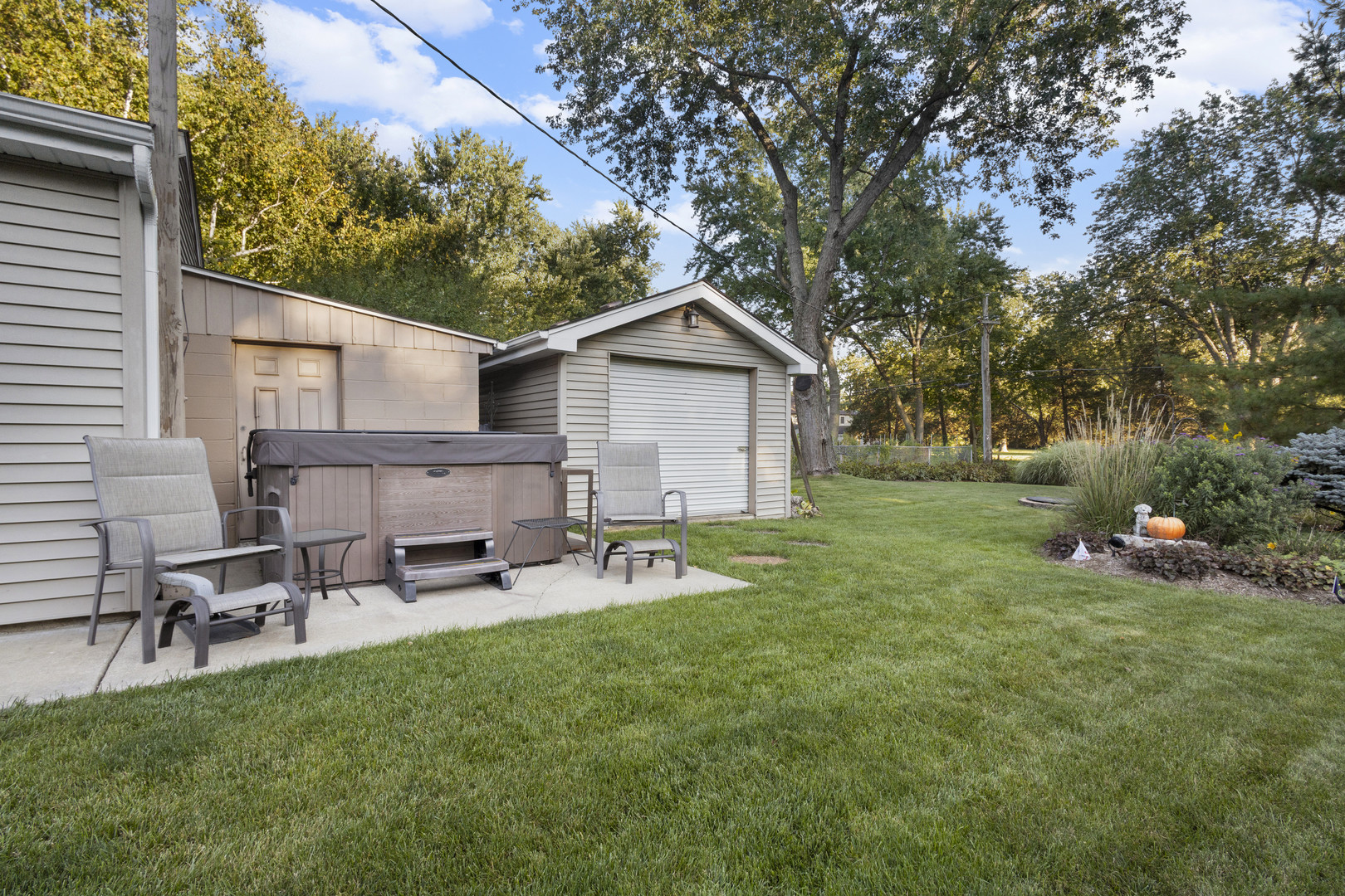 635 W Kenilworth Avenue, Palatine, IL 60067