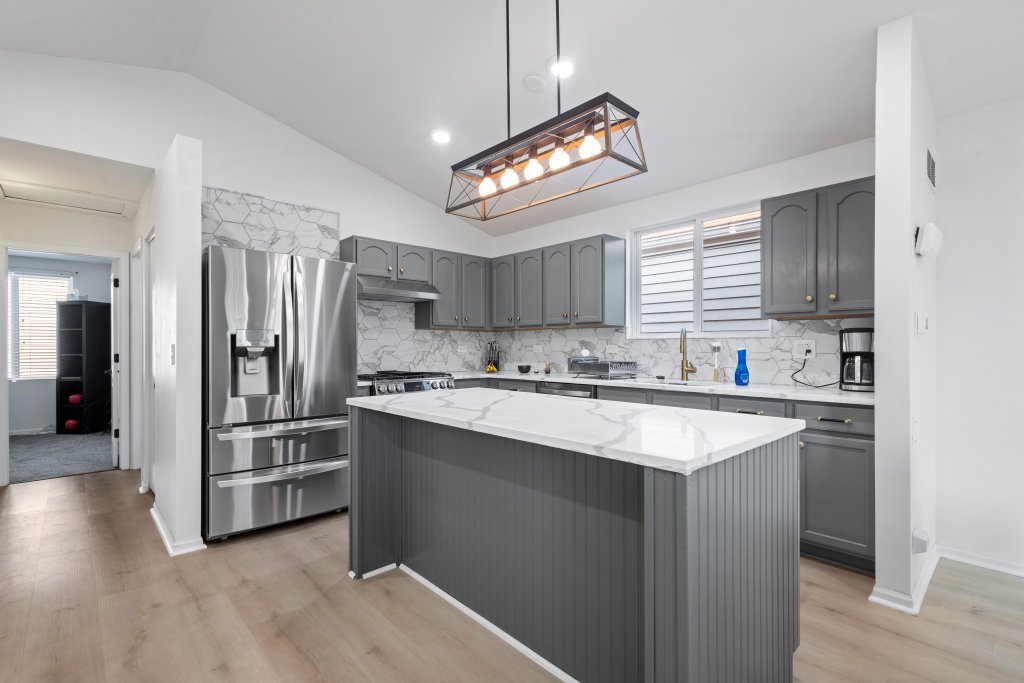 687 Serendipity Drive, Aurora, IL 60504