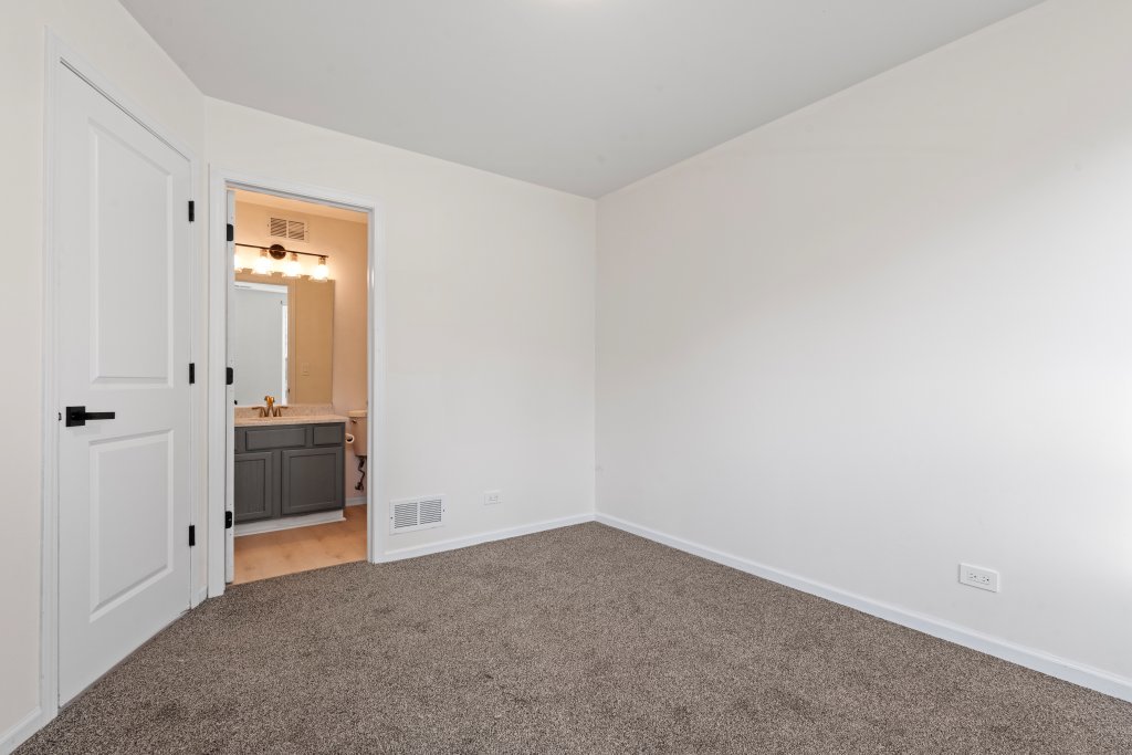 687 Serendipity Drive, Aurora, IL 60504