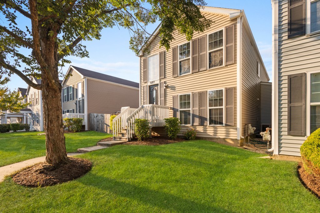 687 Serendipity Drive, Aurora, IL 60504