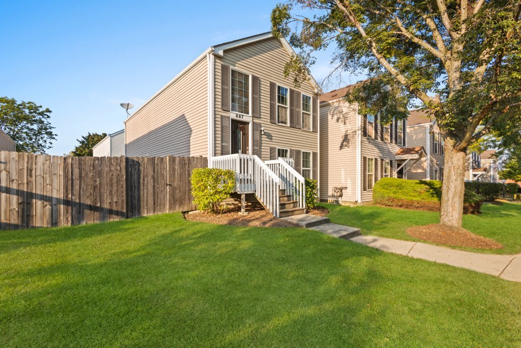 687 Serendipity Drive, Aurora, IL 60504