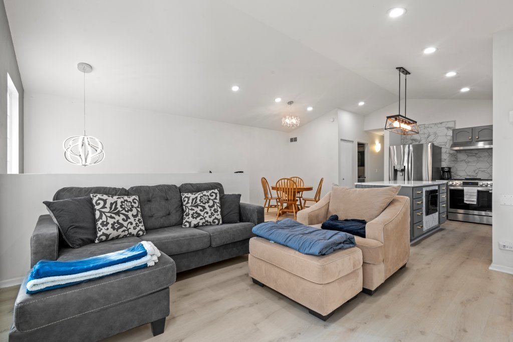 687 Serendipity Drive, Aurora, IL 60504