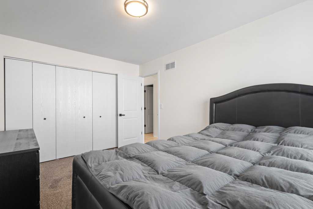 687 Serendipity Drive, Aurora, IL 60504