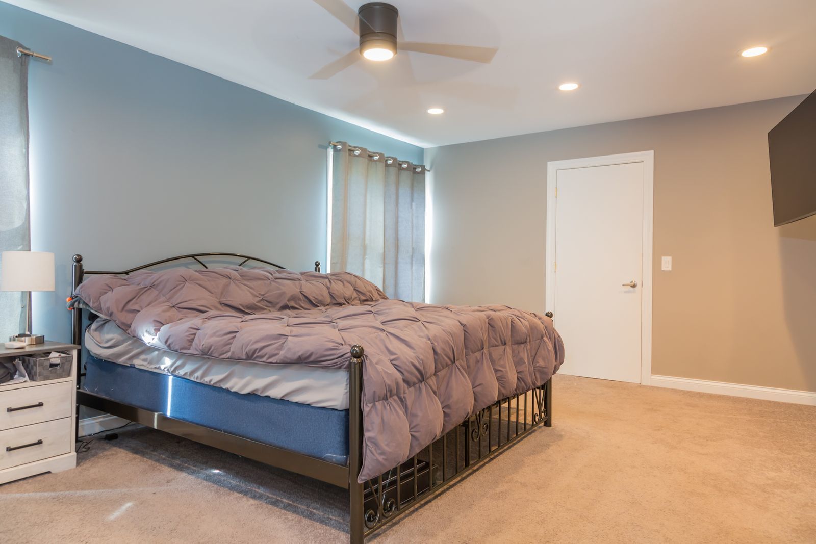 38W530 HOPPS Road, Elgin, IL 60124