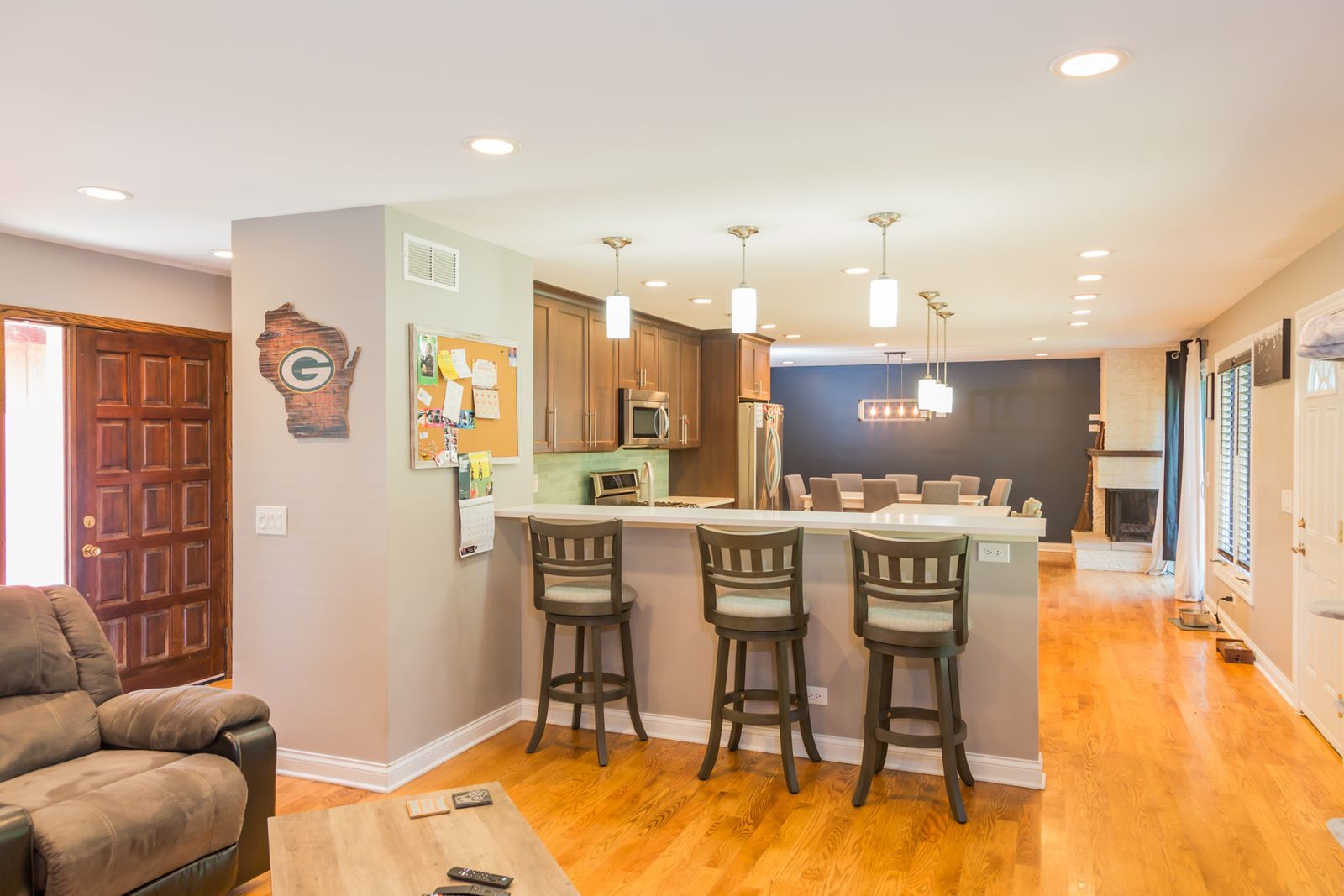 38W530 HOPPS Road, Elgin, IL 60124