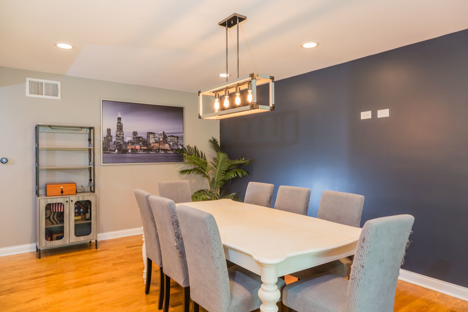 38W530 HOPPS Road, Elgin, IL 60124