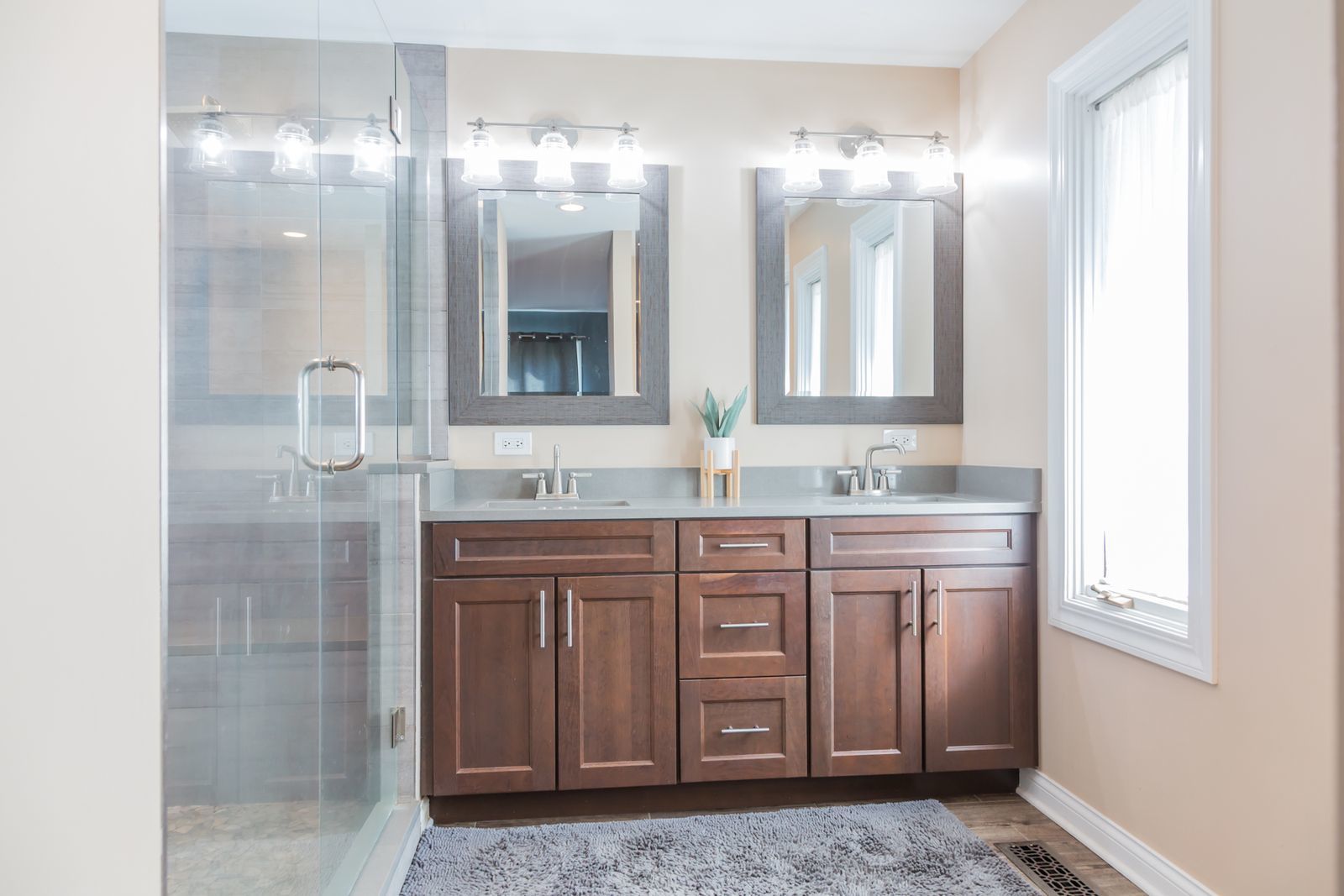 38W530 HOPPS Road, Elgin, IL 60124