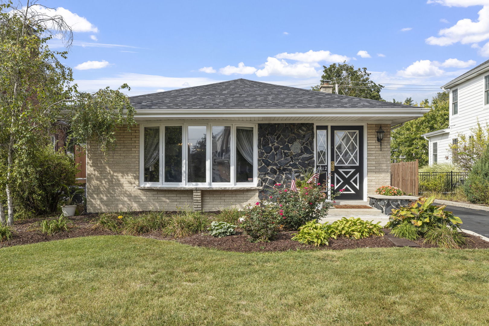 4612 Johnson Avenue, Western Springs, IL 60558