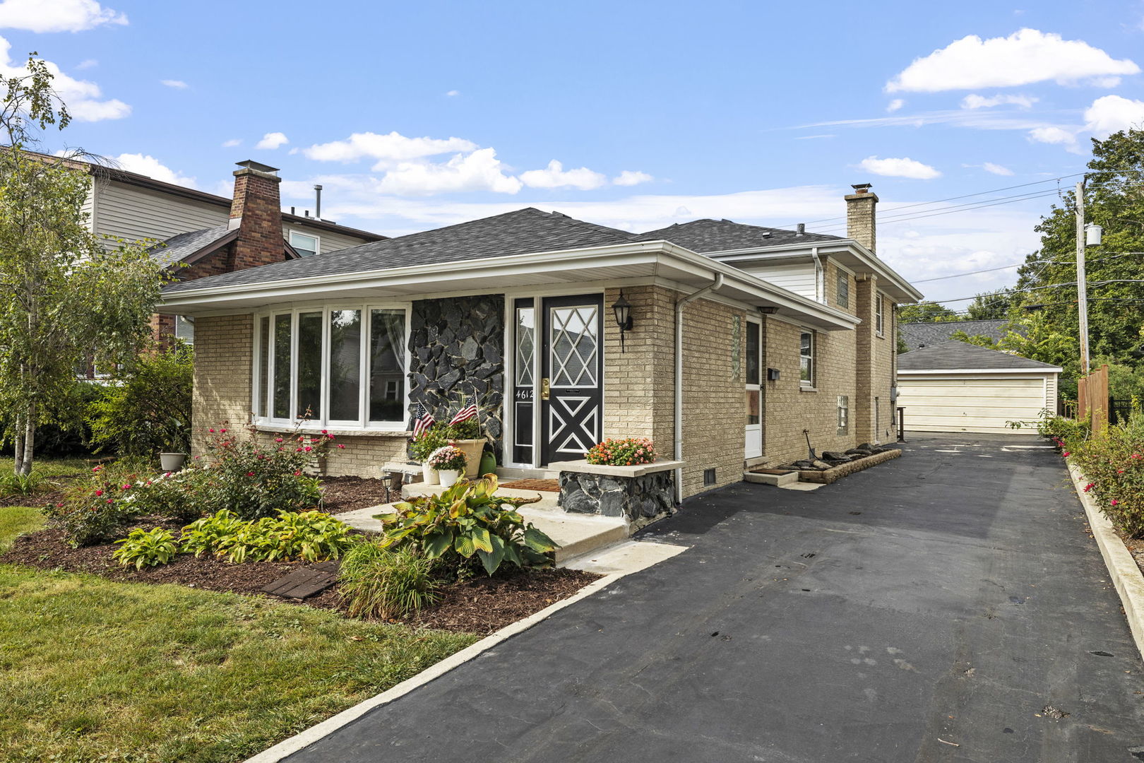 4612 Johnson Avenue, Western Springs, IL 60558