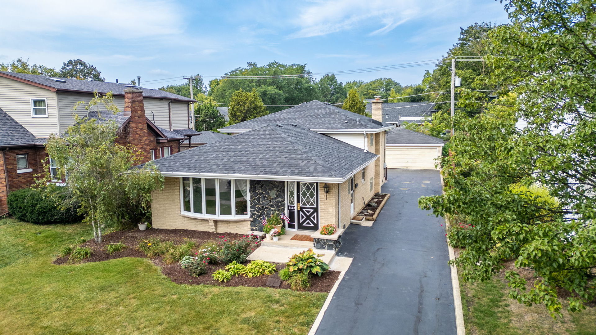 4612 Johnson Avenue, Western Springs, IL 60558