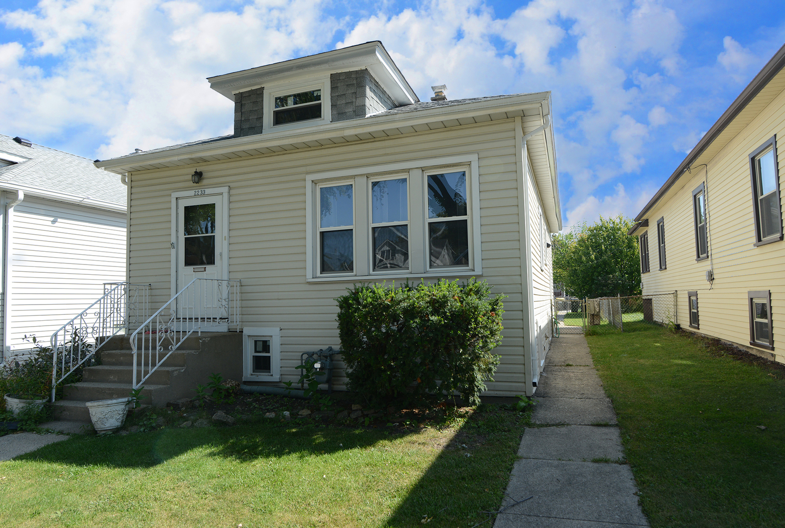 2233 N 73rd Court, Elmwood Park, IL 60707