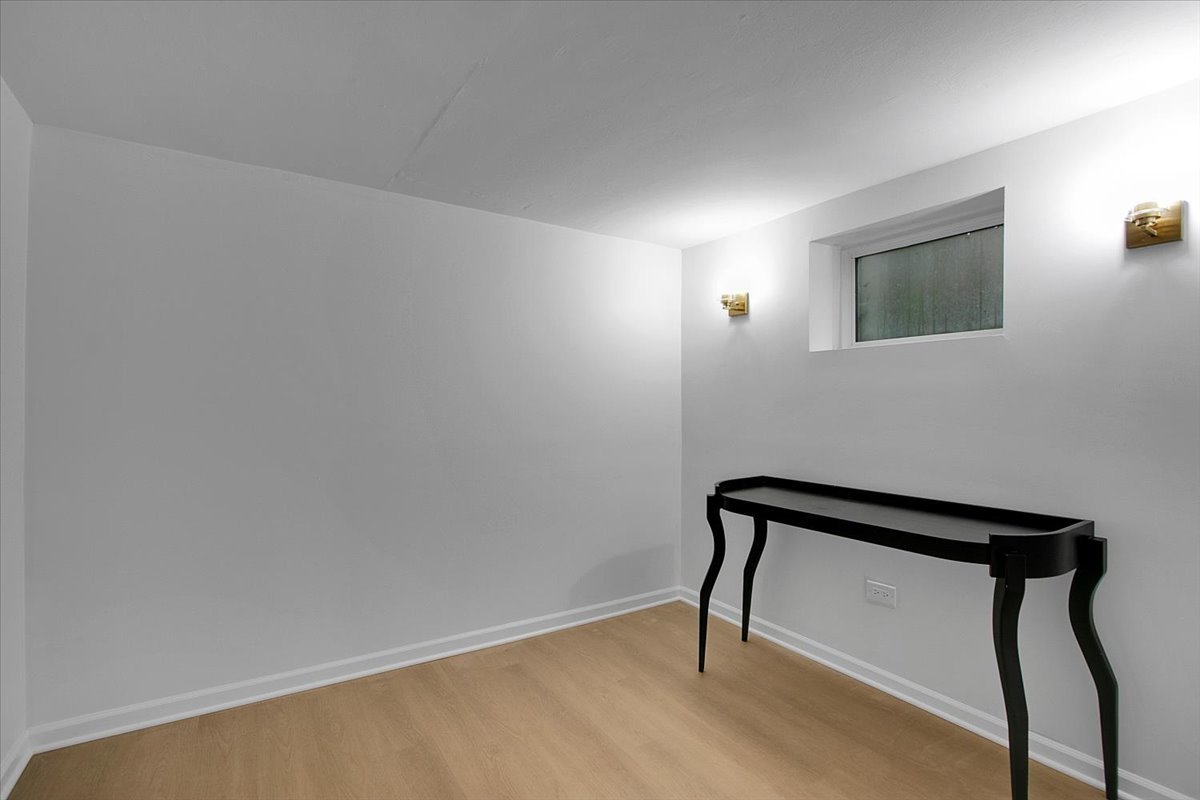 4500 W Thorndale Avenue, Chicago, IL 60646