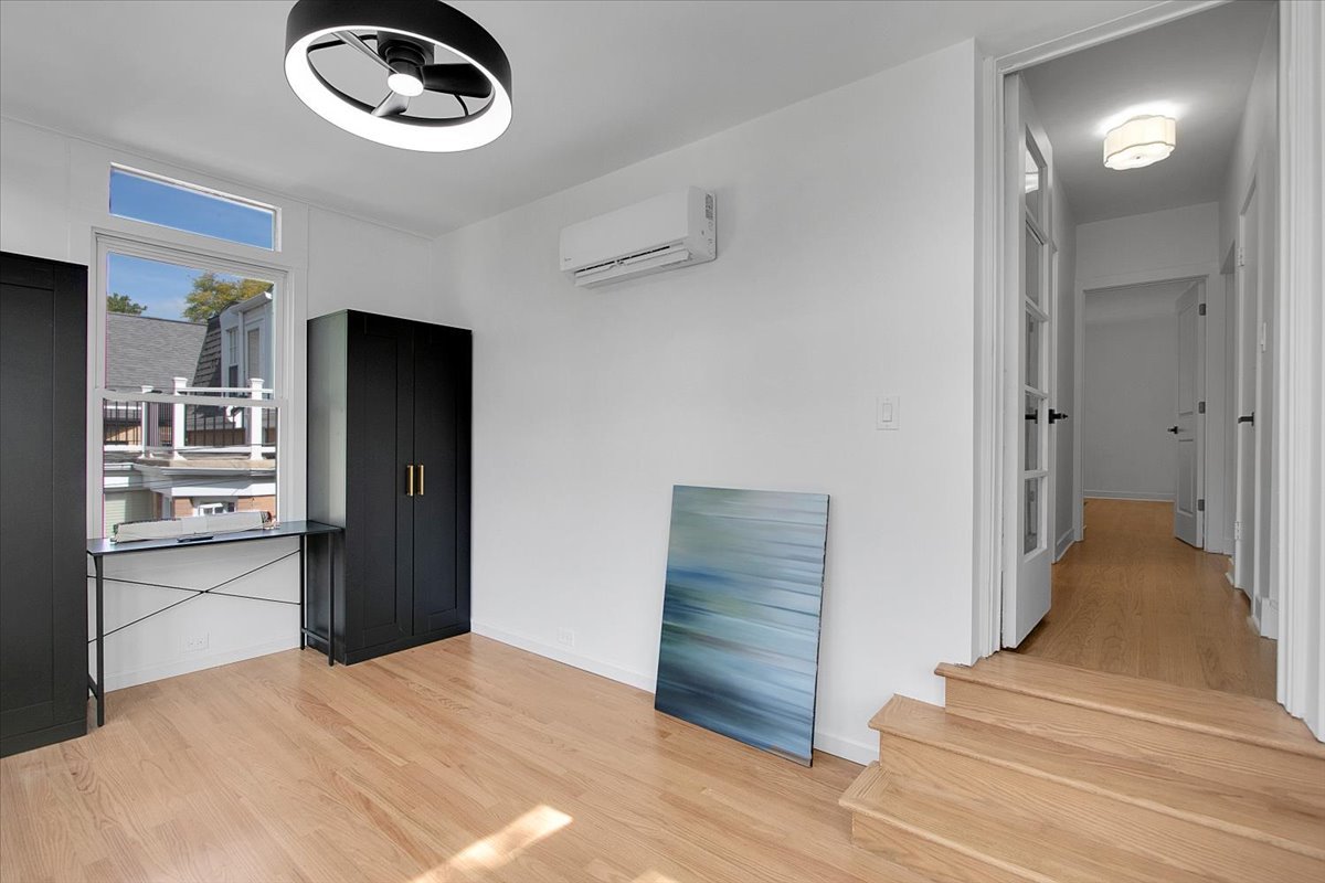 4500 W Thorndale Avenue, Chicago, IL 60646