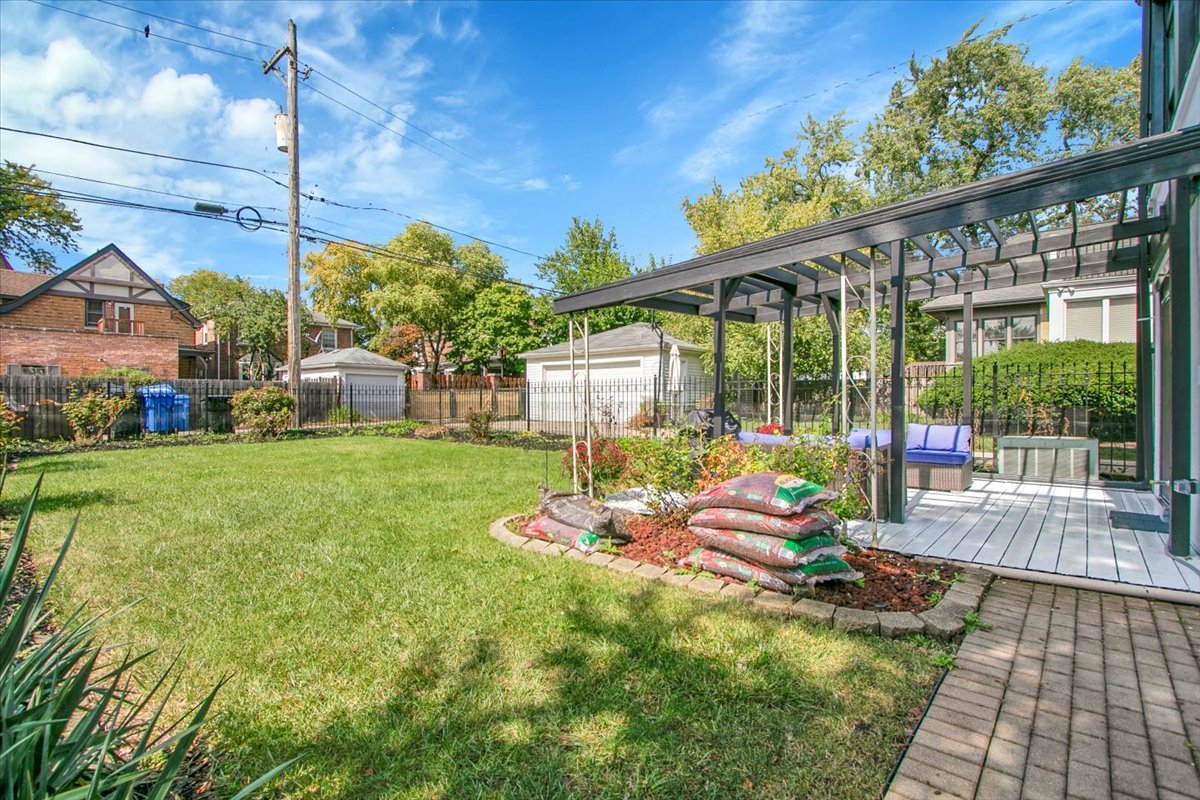 4500 W Thorndale Avenue, Chicago, IL 60646