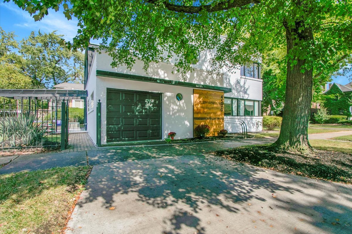 4500 W Thorndale Avenue, Chicago, IL 60646