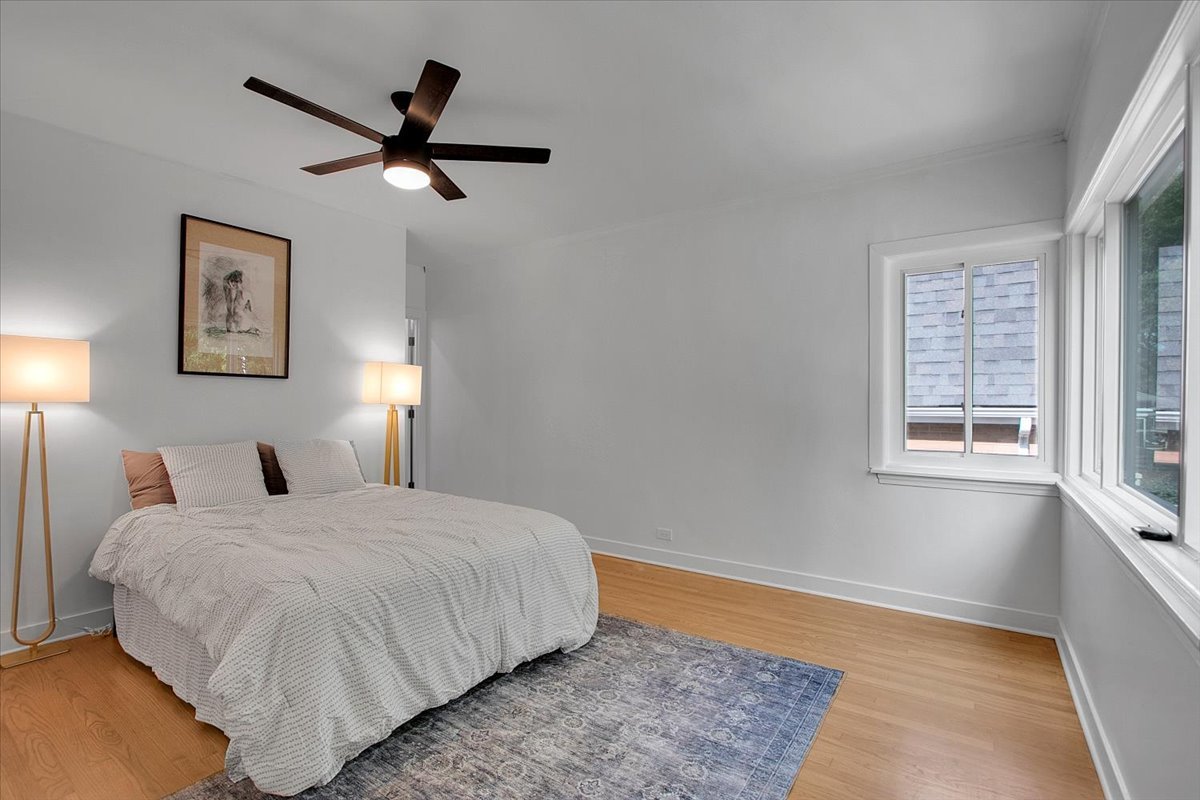 4500 W Thorndale Avenue, Chicago, IL 60646