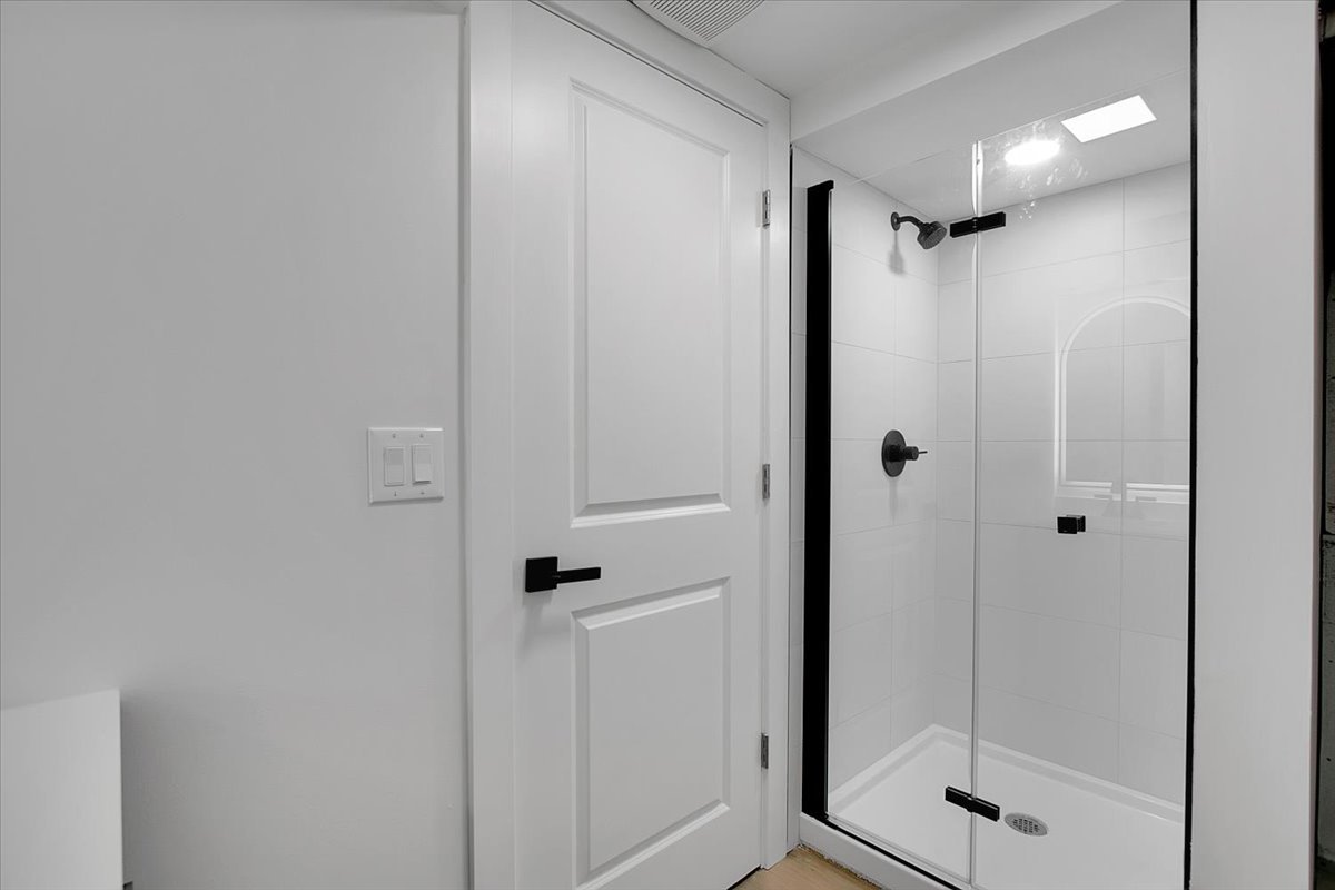 4500 W Thorndale Avenue, Chicago, IL 60646