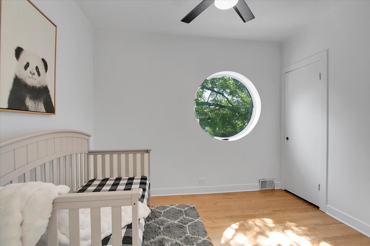 4500 W Thorndale Avenue, Chicago, IL 60646