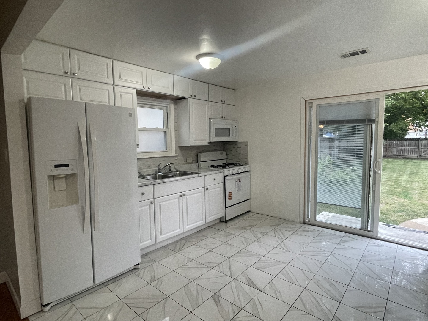 425 S Walnut Street, Bensenville, IL 60106