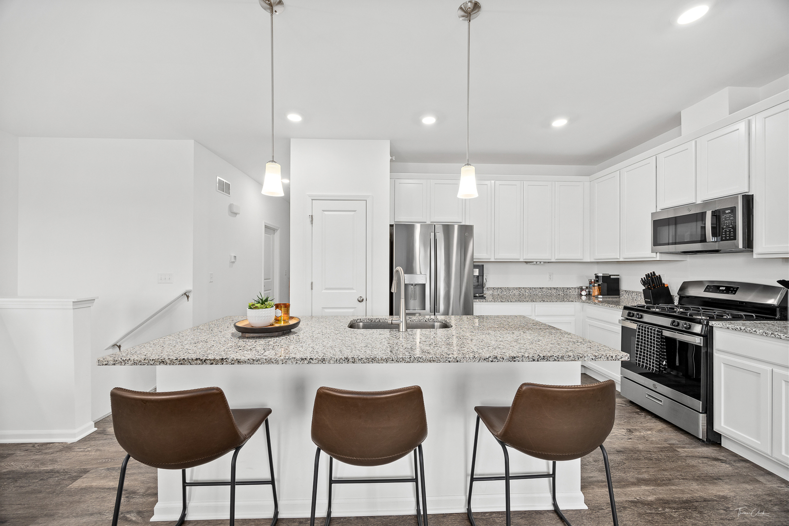 123 Kingsport Drive, South Elgin, IL 60177