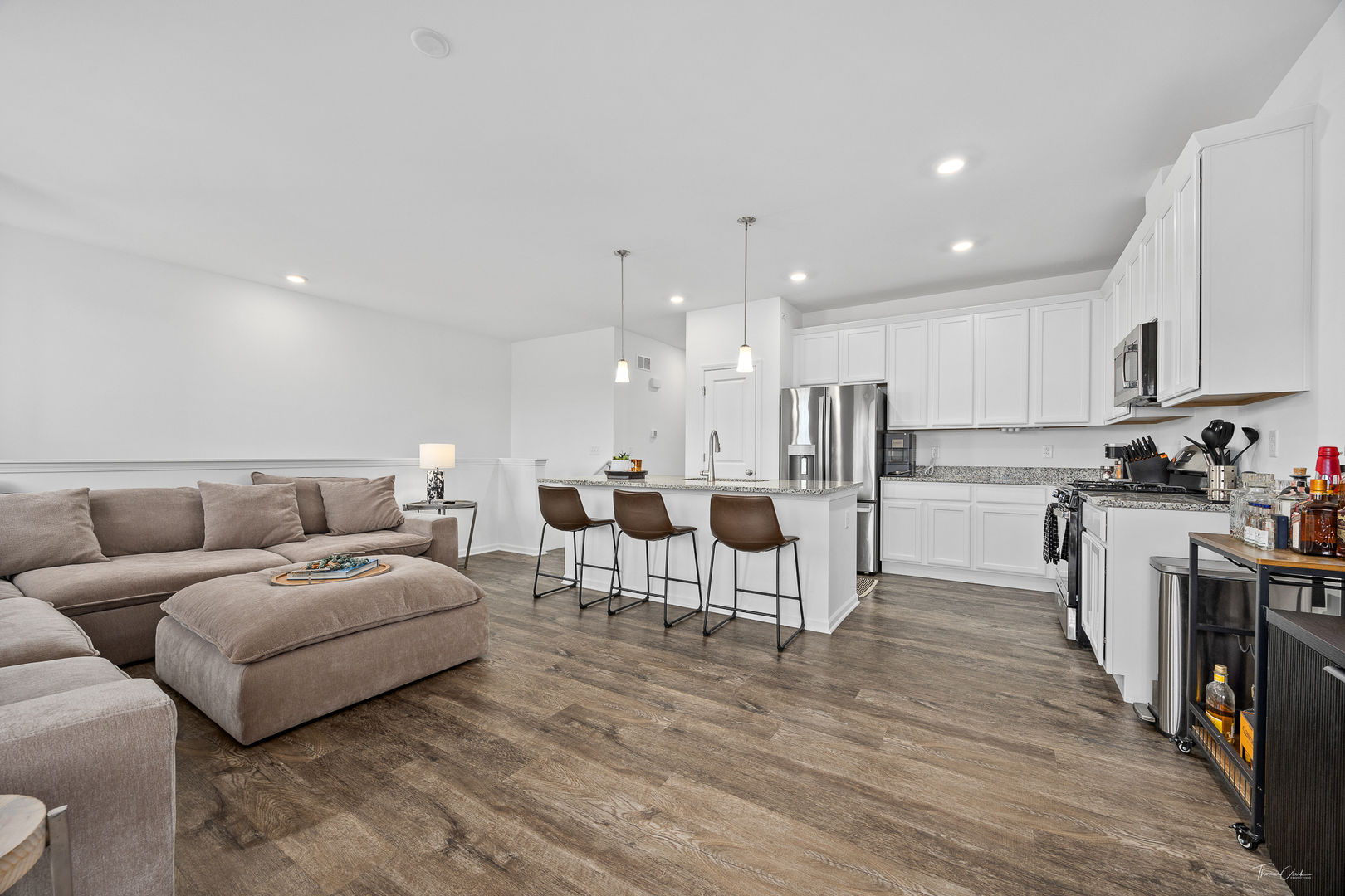 123 Kingsport Drive, South Elgin, IL 60177