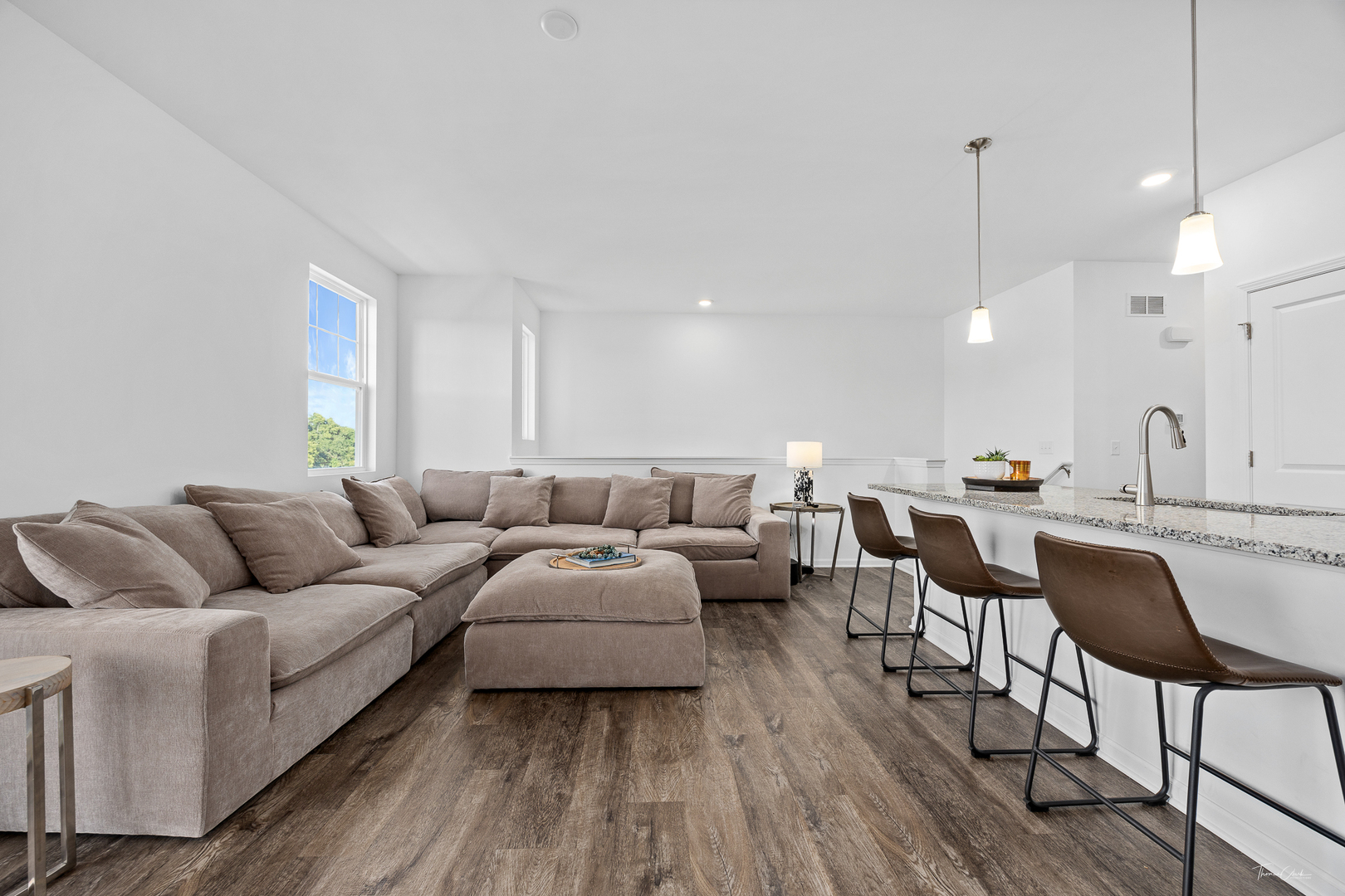 123 Kingsport Drive, South Elgin, IL 60177