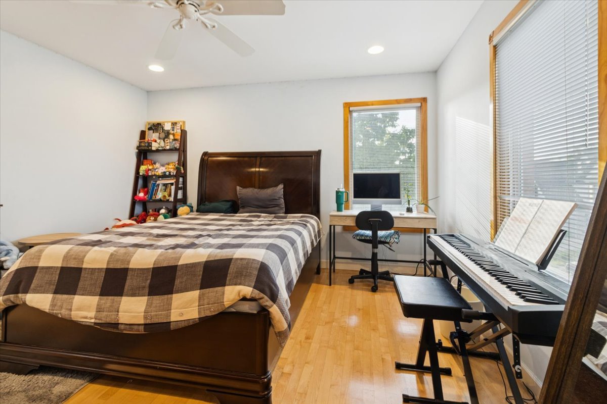 238 HILLCREST Avenue, Addison, IL 60101