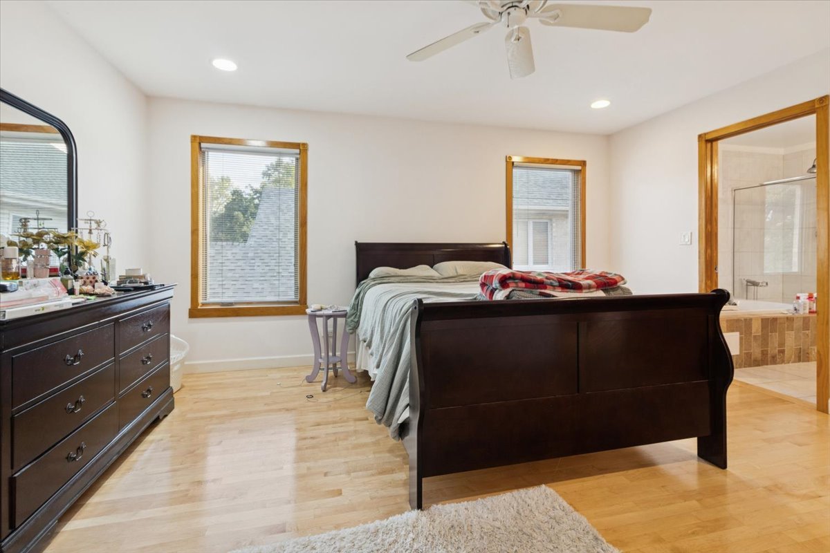 238 HILLCREST Avenue, Addison, IL 60101