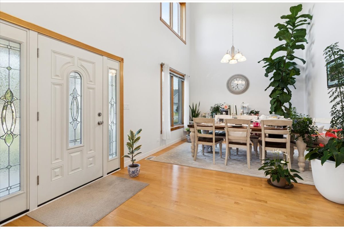 238 HILLCREST Avenue, Addison, IL 60101