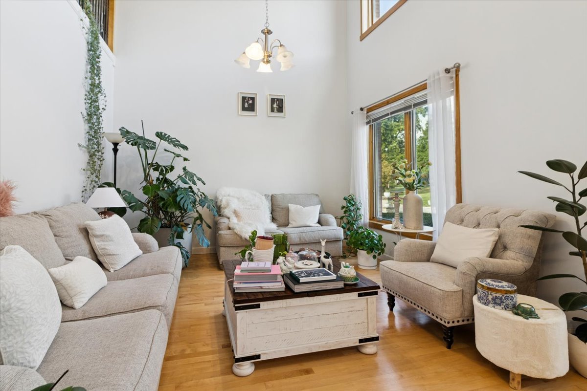 238 HILLCREST Avenue, Addison, IL 60101