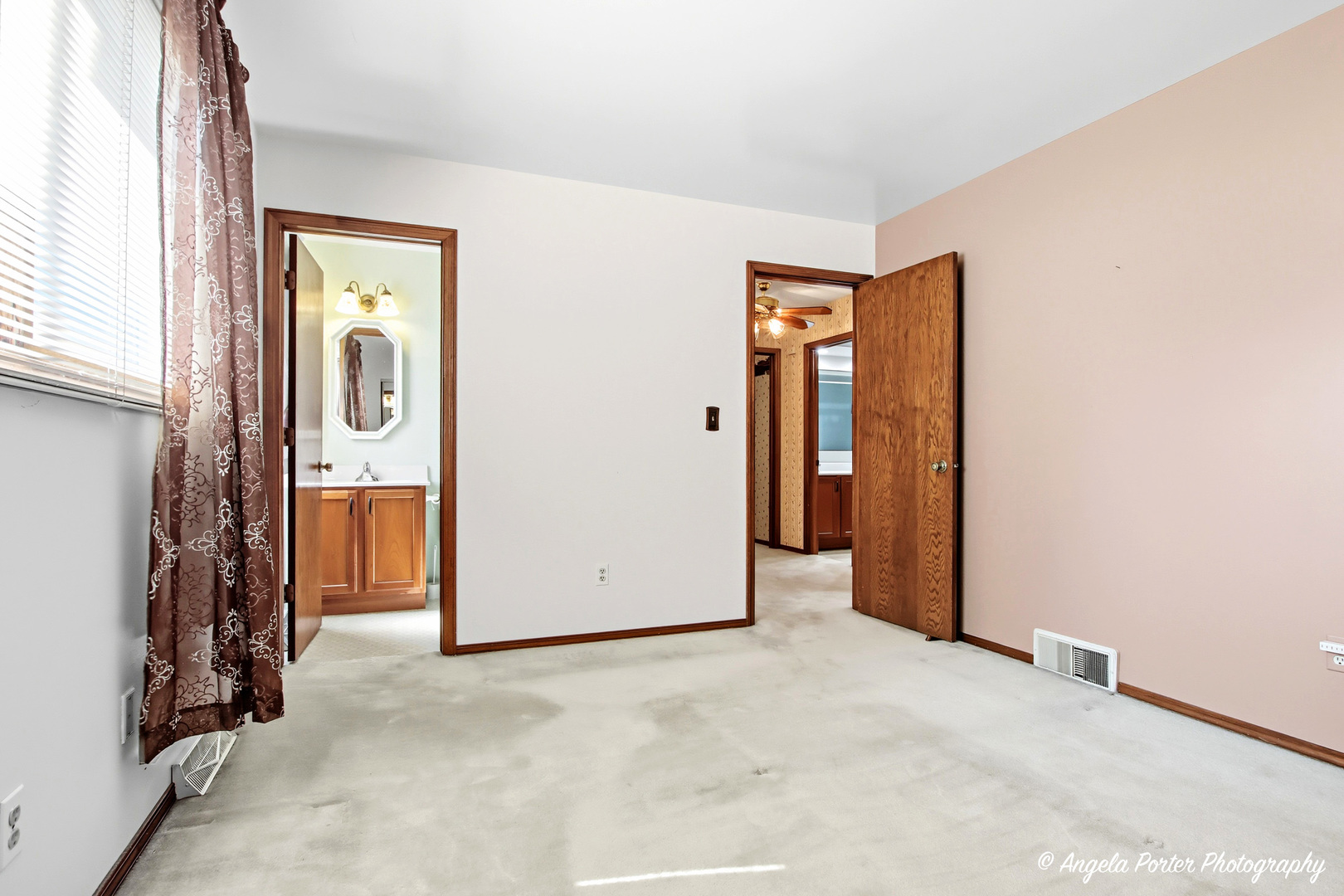 578 Pine Grove Avenue, Gurnee, IL 60031