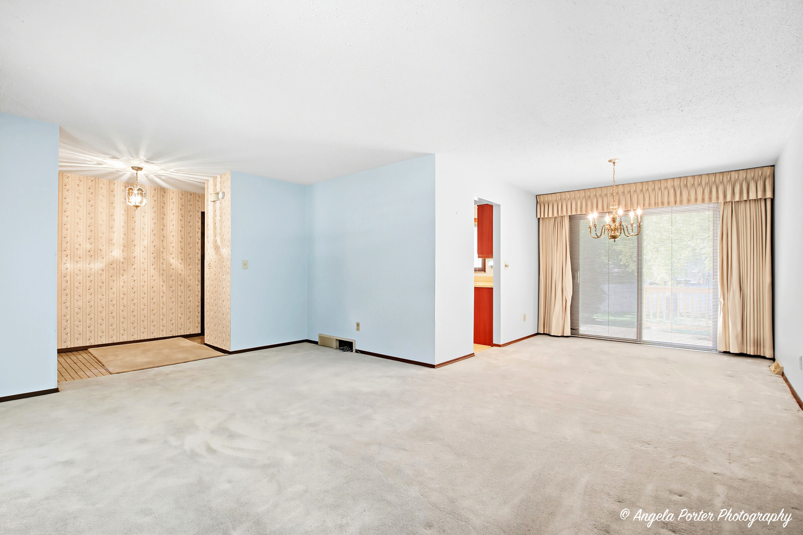 578 Pine Grove Avenue, Gurnee, IL 60031