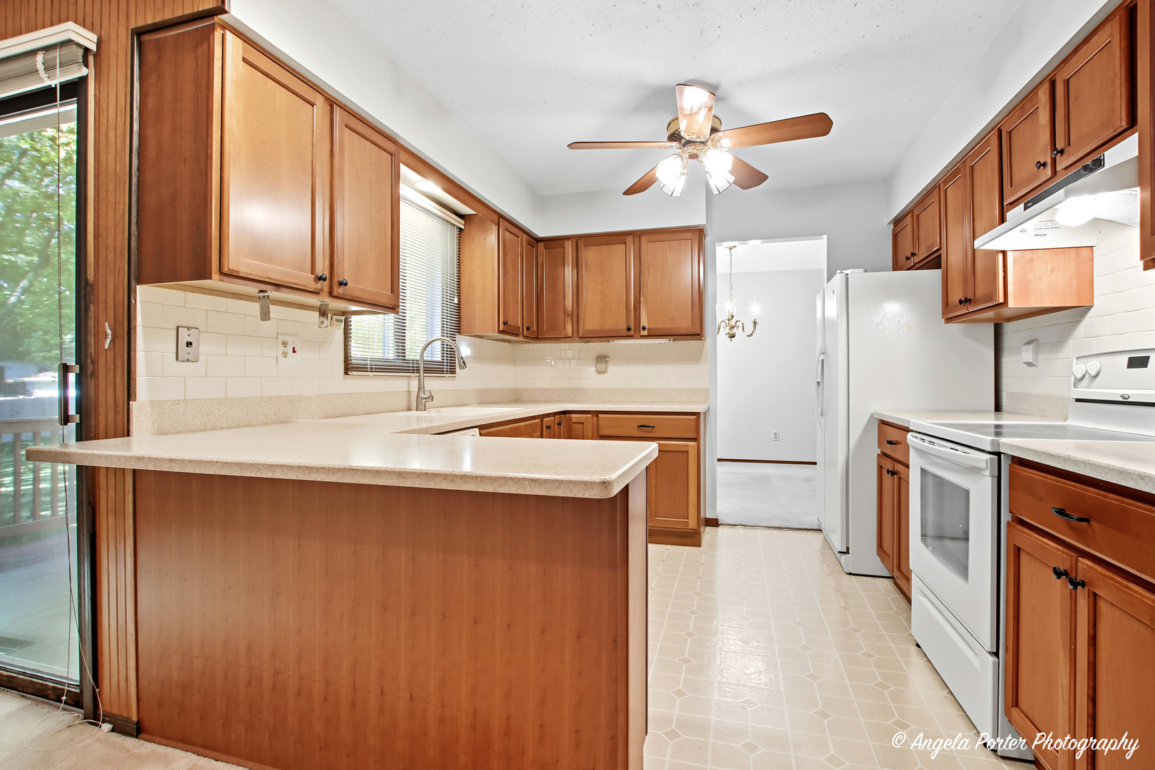 578 Pine Grove Avenue, Gurnee, IL 60031
