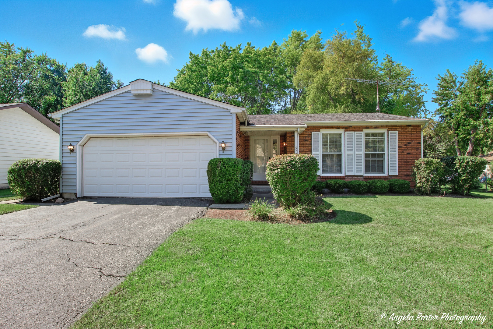 578 Pine Grove Avenue, Gurnee, IL 60031