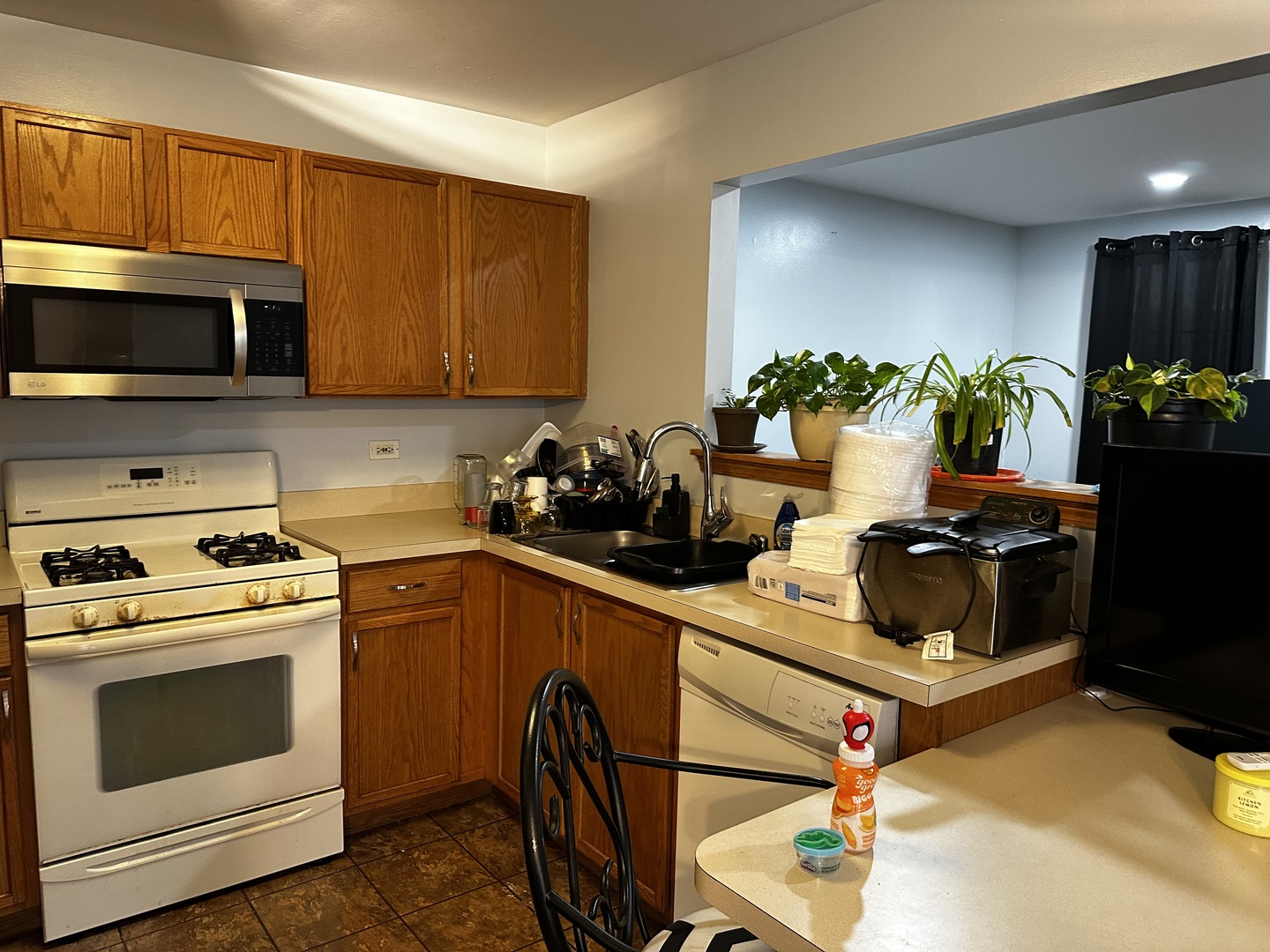 811 Symphony Drive, Aurora, IL 60504