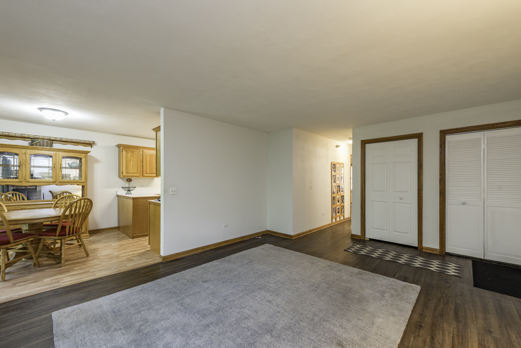 1677 W Beach Road #1677, Waukegan, IL 60087
