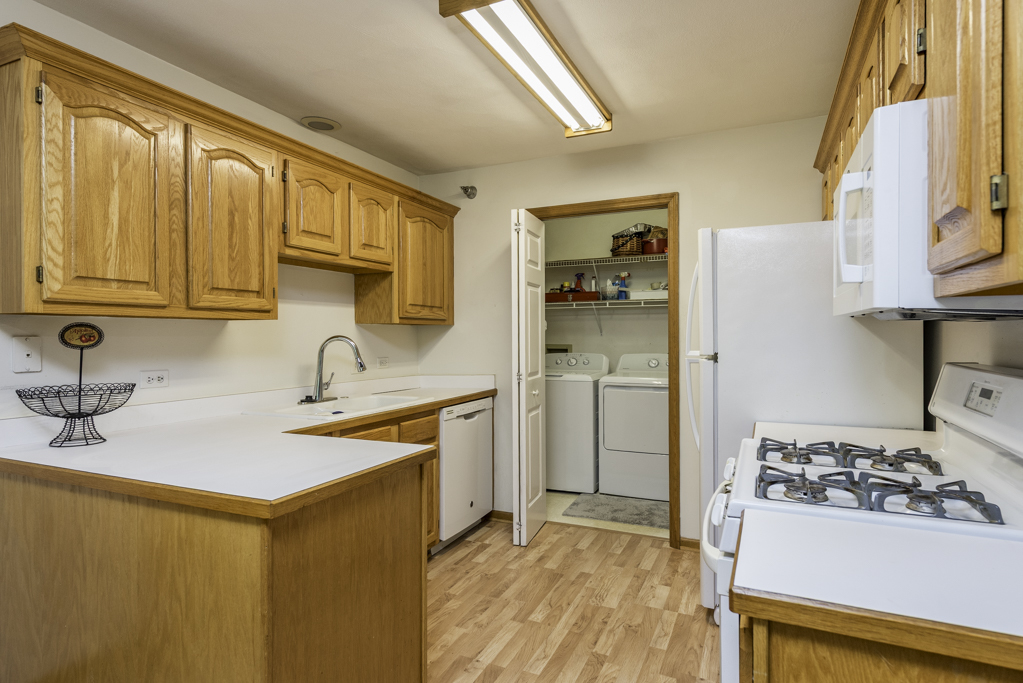 1677 W Beach Road #1677, Waukegan, IL 60087