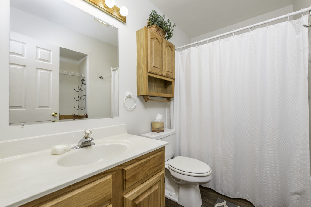 1677 W Beach Road #1677, Waukegan, IL 60087