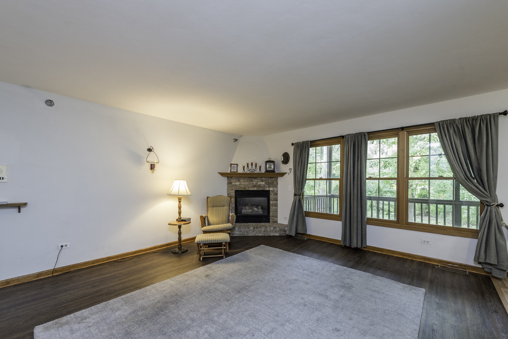 1677 W Beach Road #1677, Waukegan, IL 60087