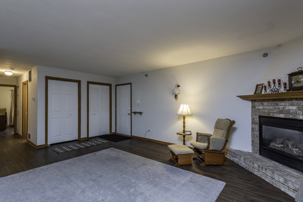 1677 W Beach Road #1677, Waukegan, IL 60087