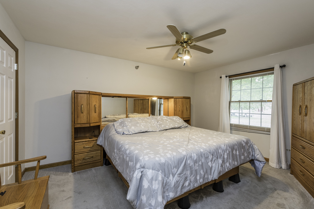 1677 W Beach Road #1677, Waukegan, IL 60087