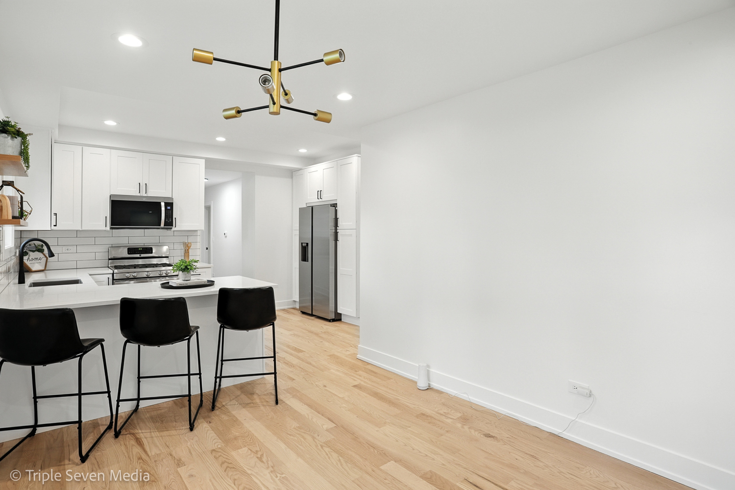 302 S Washington Street, Westmont, IL 60559