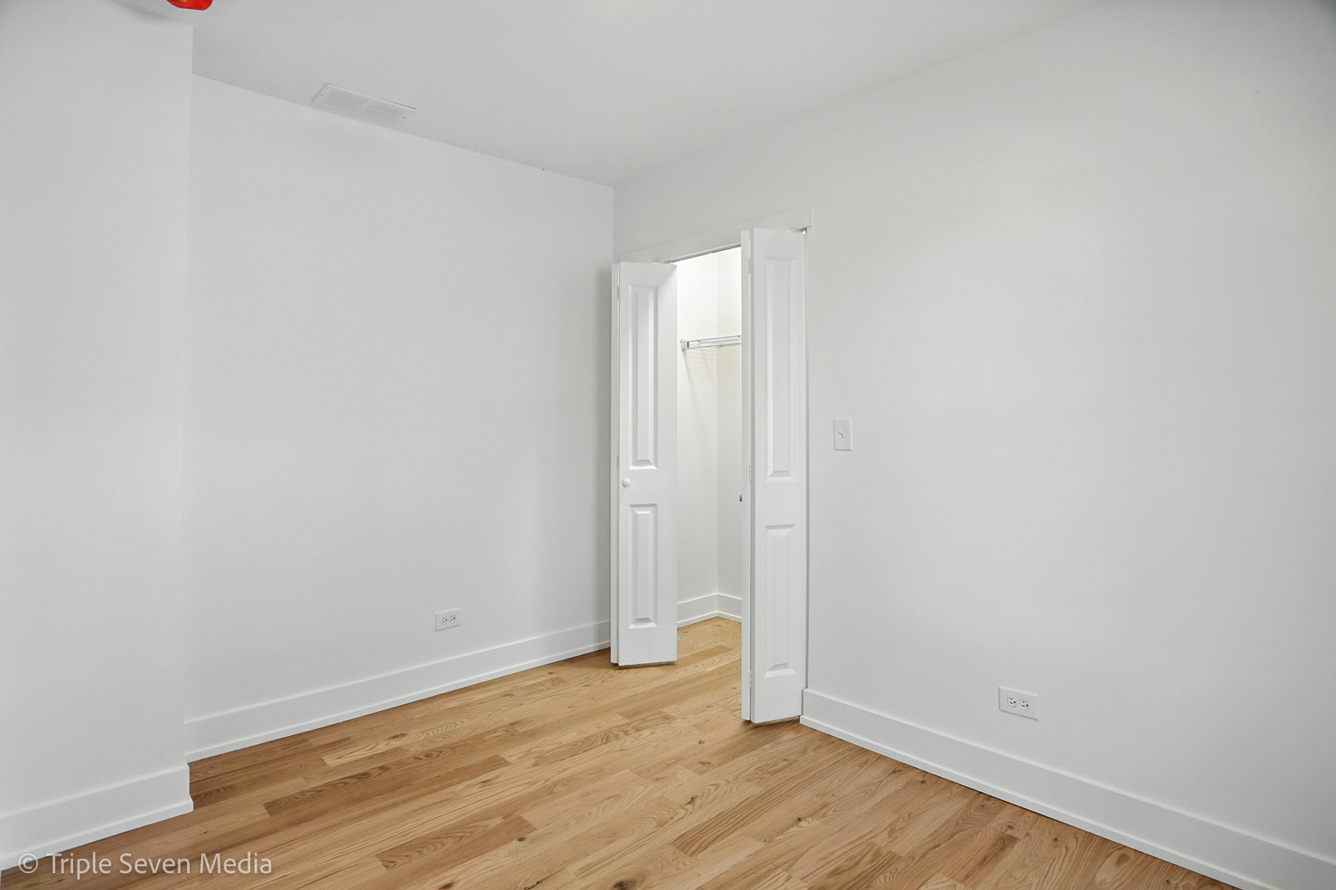 302 S Washington Street, Westmont, IL 60559