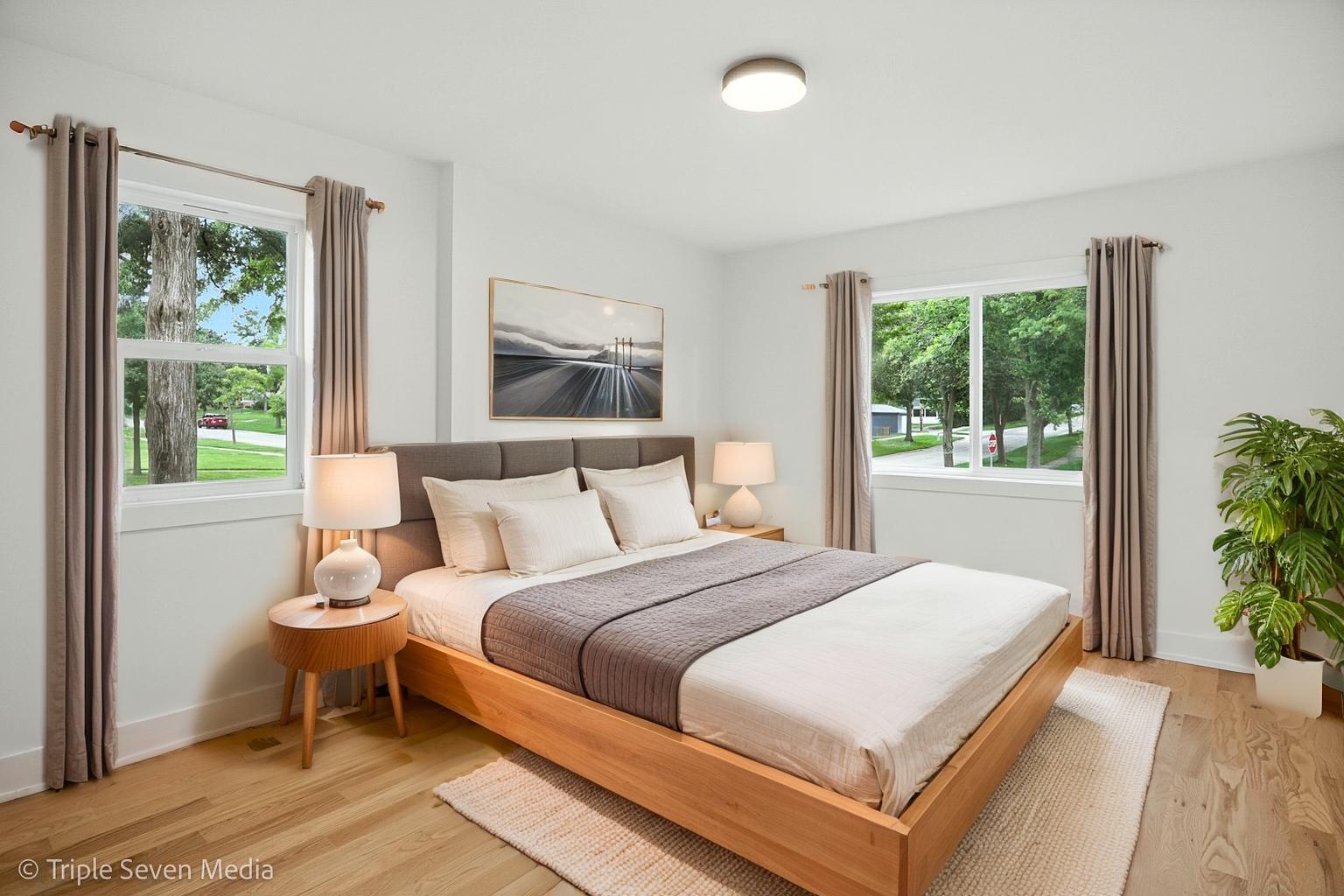 302 S Washington Street, Westmont, IL 60559