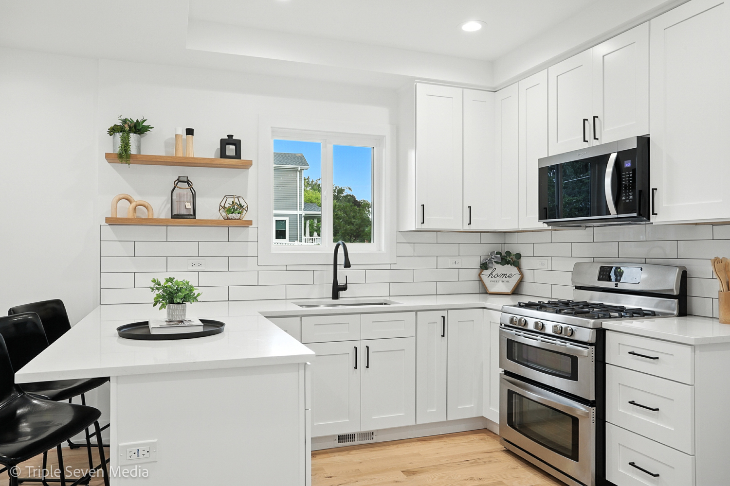 302 S Washington Street, Westmont, IL 60559