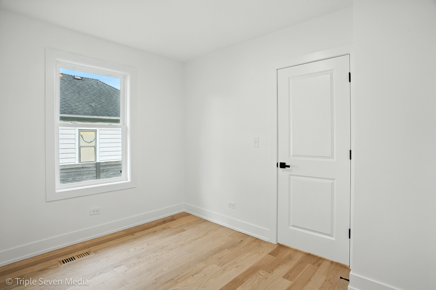 302 S Washington Street, Westmont, IL 60559