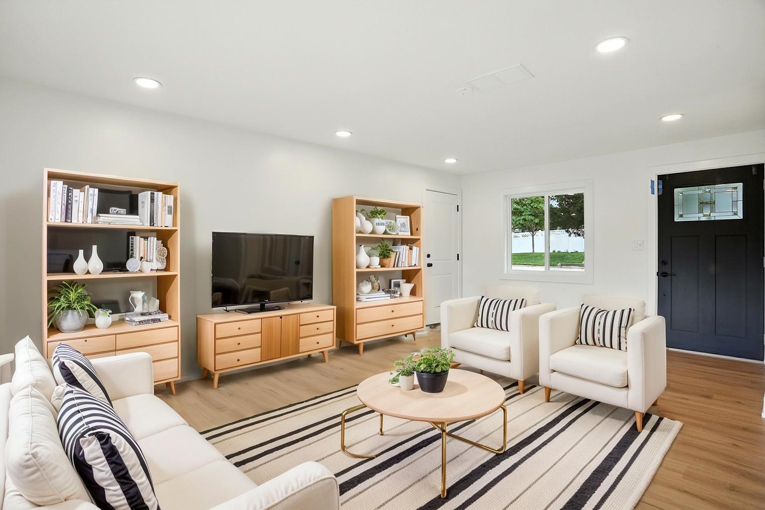 302 S Washington Street, Westmont, IL 60559