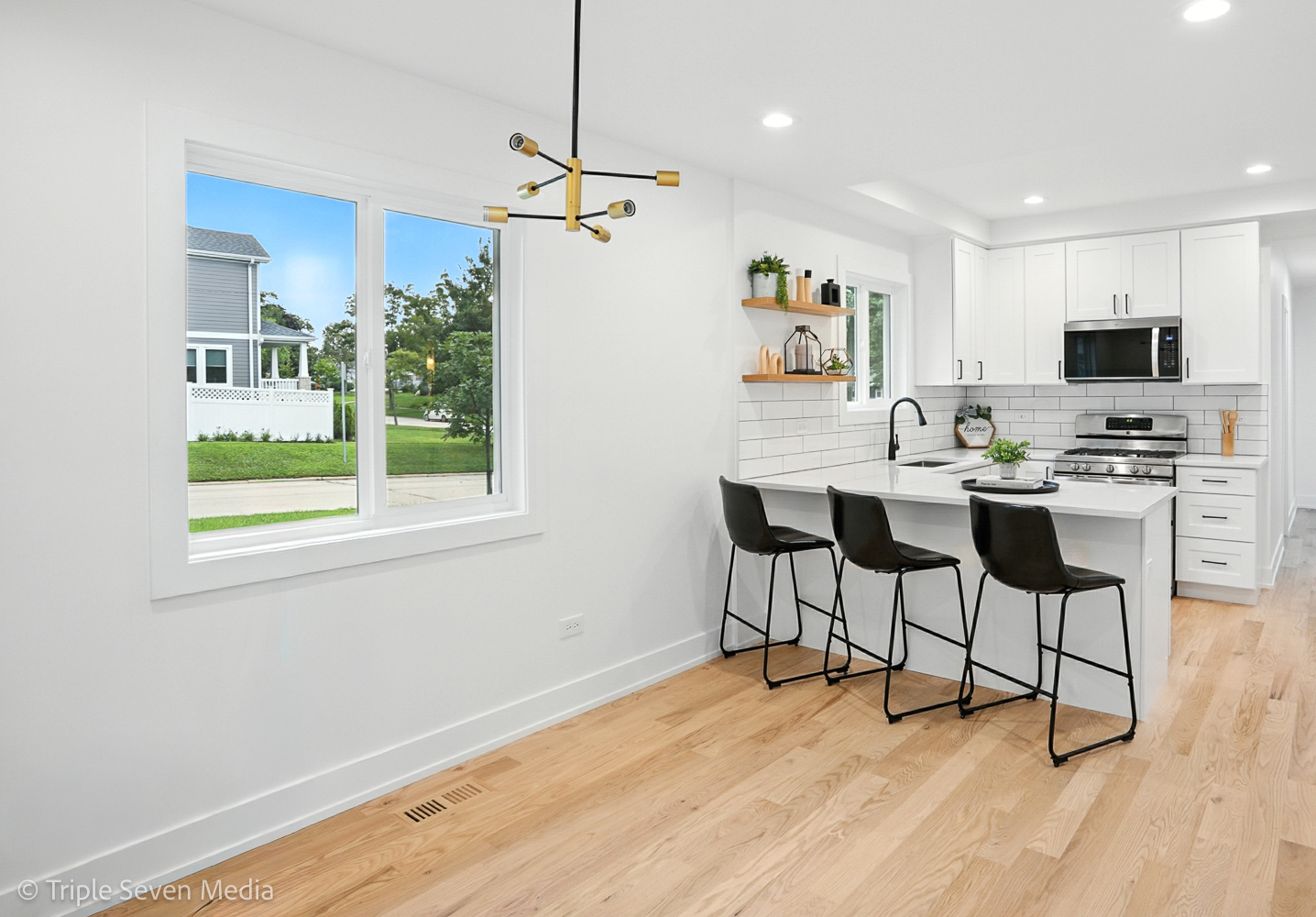 302 S Washington Street, Westmont, IL 60559