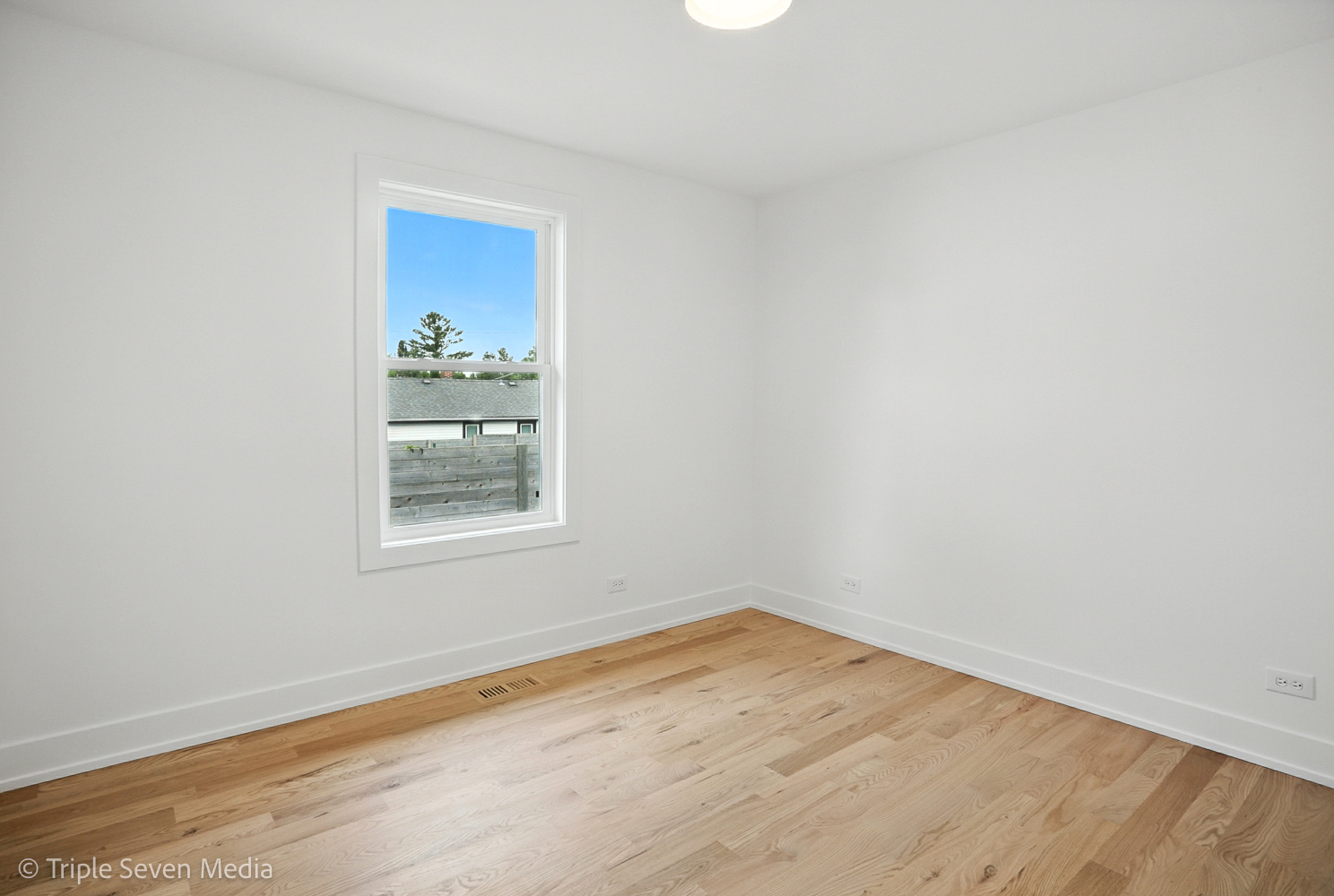 302 S Washington Street, Westmont, IL 60559